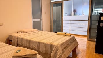 4 habitaciones, tabla de planchar con plancha y wifi