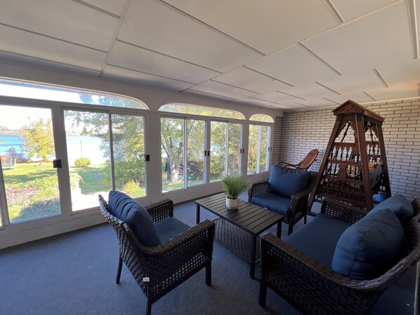 Interior - Gorgeous lake front and Amazing sunset . Retreat: Fun, Relaxation, and Nature. (Cobden)
