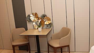 1 bedroom, down duvets, Select Comfort beds, laptop workspace