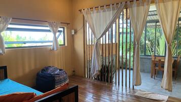 Phòng 3 Senior | Minibar với thức ăn, đồ uống miễn phí, trang trí khác biệt