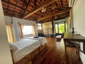 Standard Double Room | Free minibar items, individually decorated, laptop workspace, bed sheets - Eco Lagoon (Mang Yang)