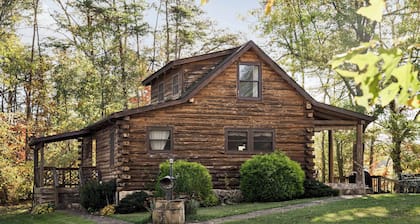 Riverfront Log Cabin w Fireplace, Grill & Fire Pit