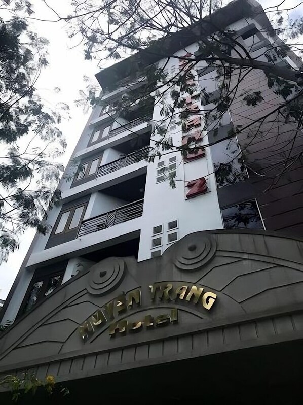 Front of property - Huyen Trang 1 Hotel Hue - by BAY LUXURY (Hue)