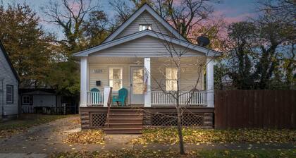 Embrace Serenity Living Close to Edgewater Beach!