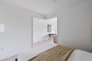 1 habitación, tabla de planchar con plancha, wifi y ropa de cama
