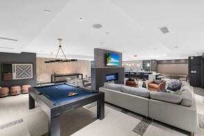 Games room - Blueground | Ballston, roof, nr metro + food (Arlington)