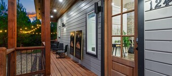 Under the Stars: Secluded, Hot Tub, Firepit, Pets, Games