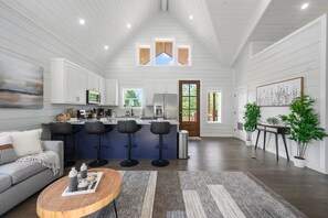 Fridge, microwave, oven, stovetop - Under the Stars: Secluded, Hot Tub, Firepit, Pets, Games (Broken Bow)