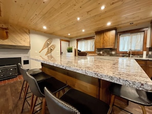 Dining - Cozy Cabin in Charming Grand Lake (Grand Lake)