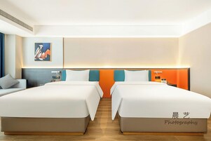 Superior Double or Twin Room | Desk, blackout drapes, free WiFi