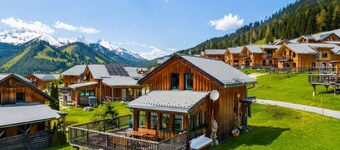 Detached chalet with sauna next to ski slopes
