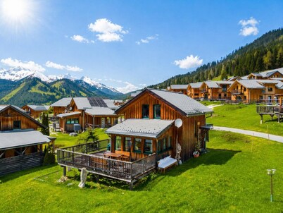 Detached chalet with sauna next to ski slopes