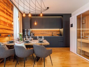 Dining - Luxurious apartment with sauna next to the slope (Hermagor)