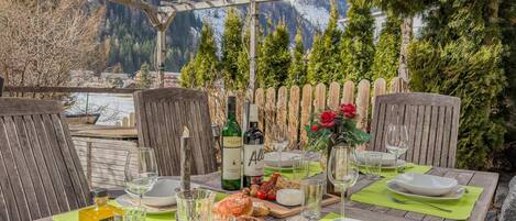 屋外ダイニングエリア