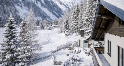 Country house between ski resorts and mountains
