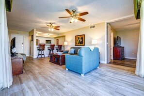 Unclassified image, 5 of 30, button - Duck Key Getaway: Charming 3BR Condo with Water Views, Steps from Angler & Ale, Near Marathon (Marathon)