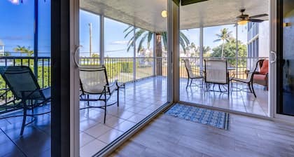 Duck Key Getaway: Charming 3BR Condo with Water Views, Steps from Angler & Ale, Near Marathon