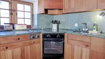 Fridge, microwave, toaster, cookware/dishes/utensils