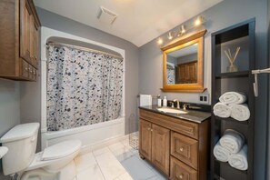 淋浴設備、風筒、提供毛巾