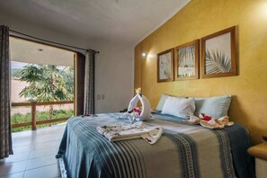 4 chambres, bureau, Wi-Fi gratuit, draps fournis