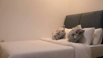 2 bedrooms, iron/ironing board, internet, bed sheets