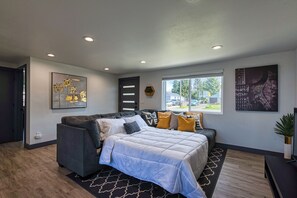 2 chambres, fer et planche à repasser, Wi-Fi gratuit, draps fournis