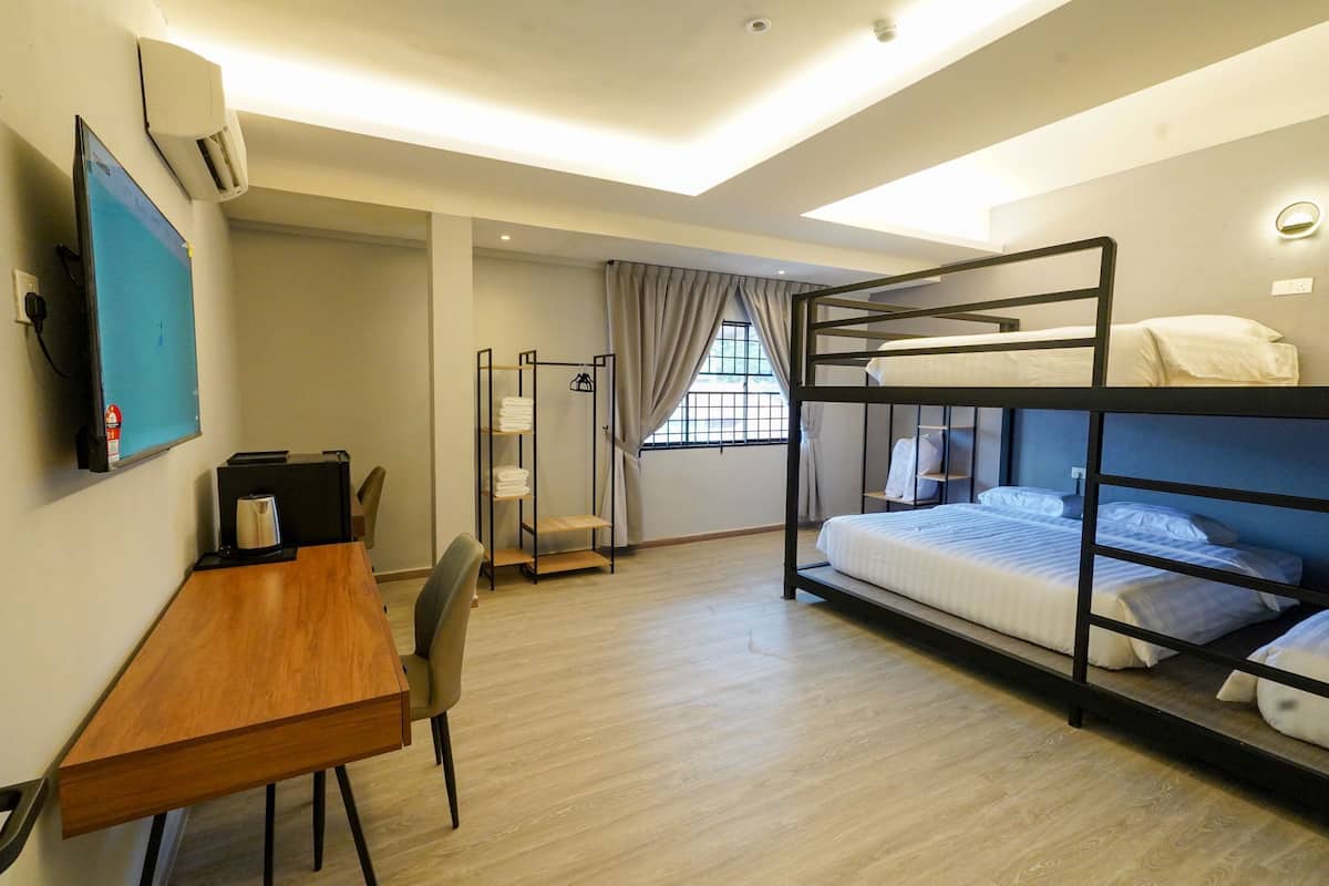 Basic Room, Multiple Beds