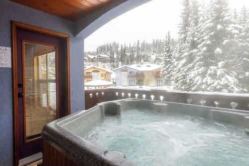 Ski-In 2BR w/ Private Hot Tub • Walk to Village • Cozy & Spacious Retreat