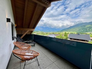 Apartment | Balcony - Apartment in Saalfelden Near Ski Slopes (Saalfelden am Steinernen Meer)