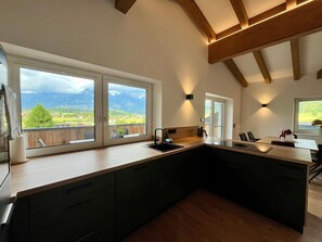 Apartment | Private kitchen - Apartment in Saalfelden Near Ski Slopes (Saalfelden am Steinernen Meer)