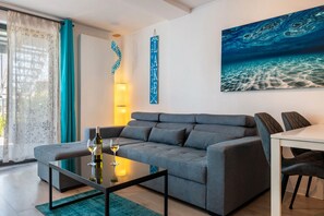 Fernseher, Stereoanlage