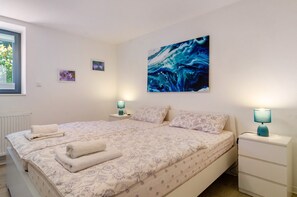 1 bedroom, iron/ironing board, free WiFi, bed sheets