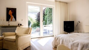 1 quarto, Wi-Fi de cortesia, roupa de cama