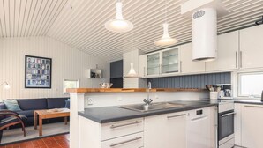 House | Private kitchen | Dishwasher - 6 Person Holiday Park Home in Middelfart (Middelfart)