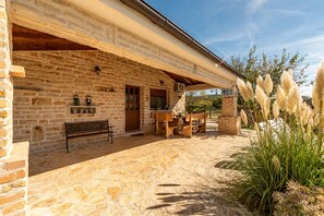 屋外ダイニングエリア