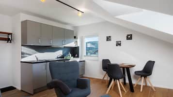 Refrigerador, horno, parrilla de estufa y lavavajillas