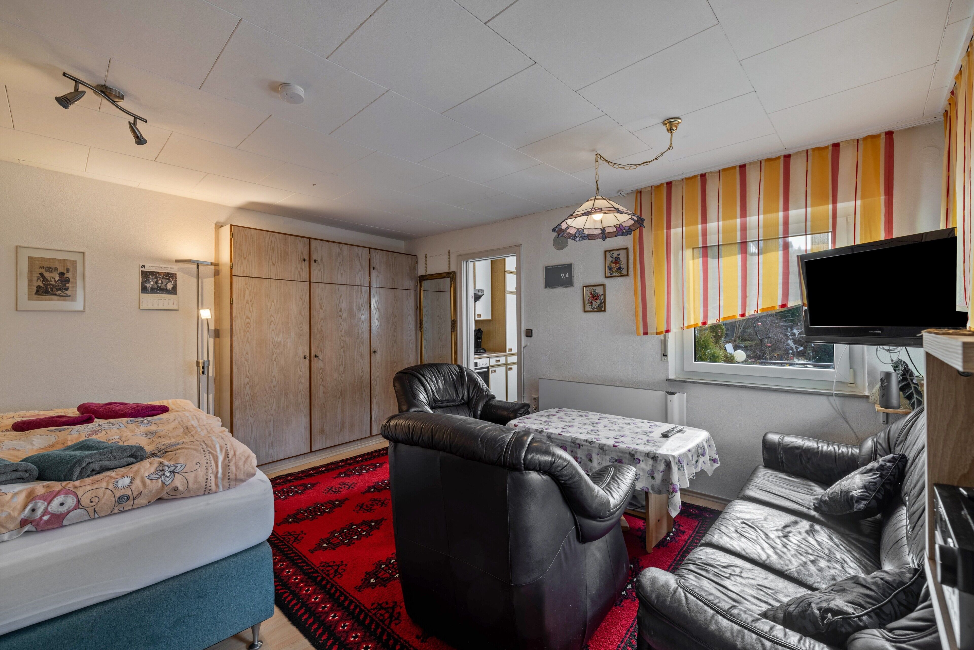 Een strijkplank/strijkijzer, gratis wifi, beddengoed