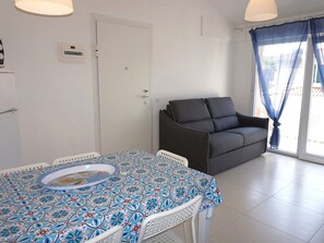 Dining - Apartment in Caorle Near Sandy Beaches (Caorle)