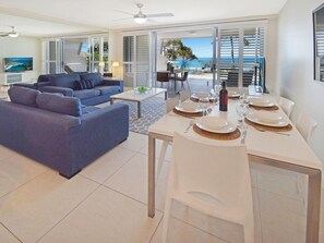 Direct Beach Access Apartment | Dining room
