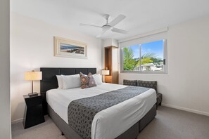 Beachfront Superior 2 Bedroom Apartment | 2 bedrooms, iron/ironing board, cribs/infant beds, rollaway beds - Fairshore (Noosa Heads)