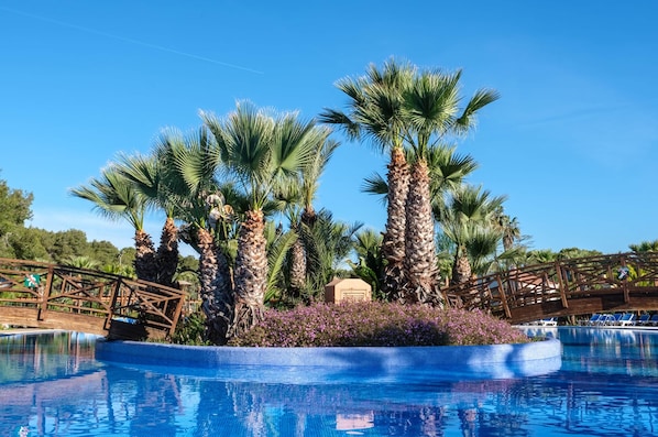 Bungalow | Pool | Outdoor pool