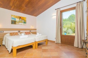 2 bedrooms, iron/ironing board