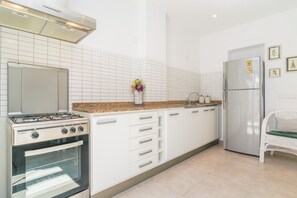 Fridge, microwave, oven, dishwasher - Can Munar - House In Son Serra De Marina (Son Serra De Marina, Illes Balears)