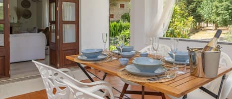 Outdoor dining