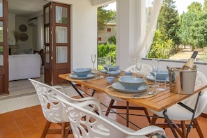 Outdoor dining - Cas Roig - Country House With Private Pool (Mancor De La Vall, Illes Balears)
