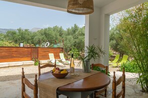 Outdoor dining - Cas Roig - Country House With Private Pool (Mancor De La Vall, Illes Balears)