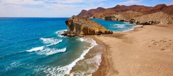 共享泳池舒適公寓