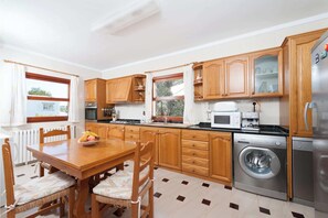Refrigerador, microondas, horno y lavavajillas 
