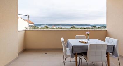 Wohnung in Nevidane am Strand