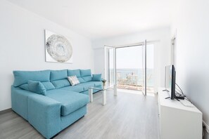 Living area - Talaiot Cala Millor - Apartment In Cala Millor (Cala Millor, Illes Balears)